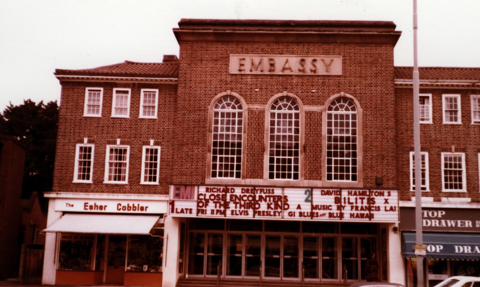 BLACK HOLE REVIEWS My local cinemas of the 1970s Ewell and Esher