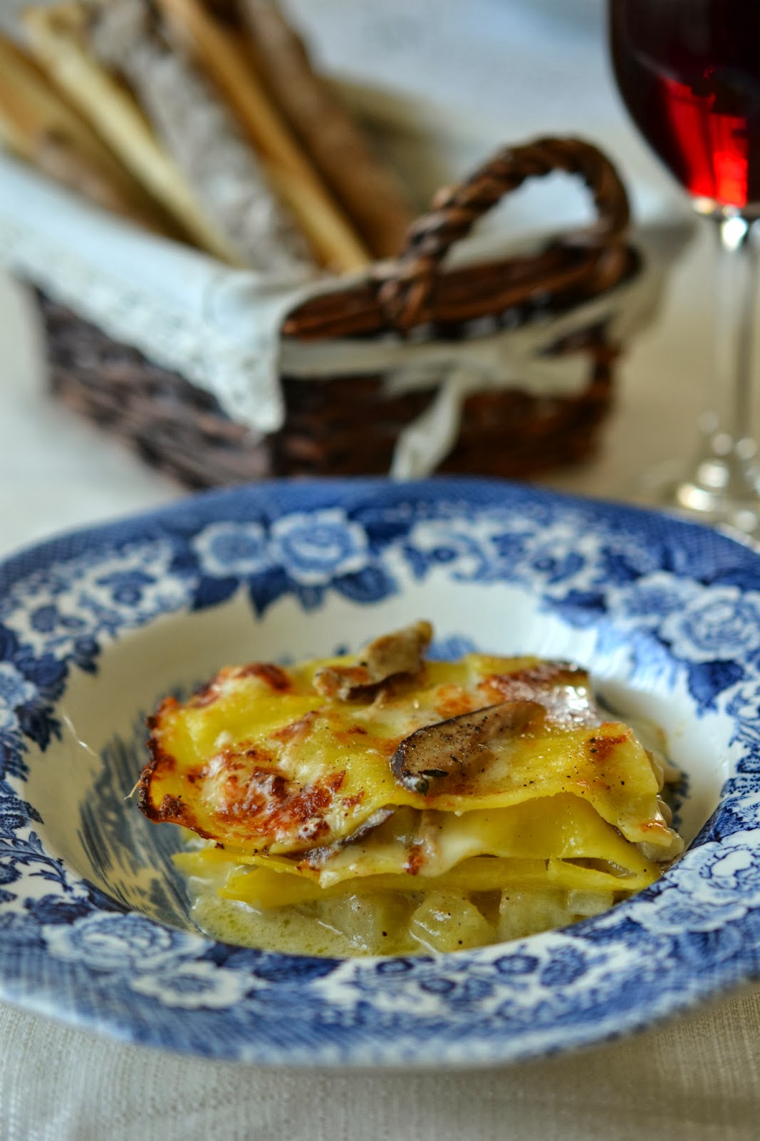 Lasagne con funghi porcini, patate e taleggio — cucinopertescemo