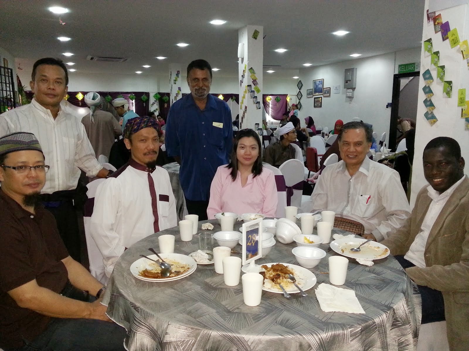 Fiona breaking fast with Dato Seri and his partner in Restaurant PAK TAM