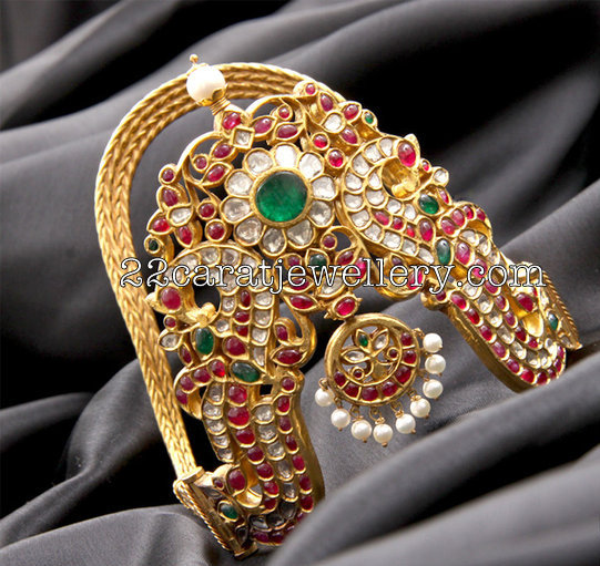 Traditional Ara Vanki - Jewellery Designs