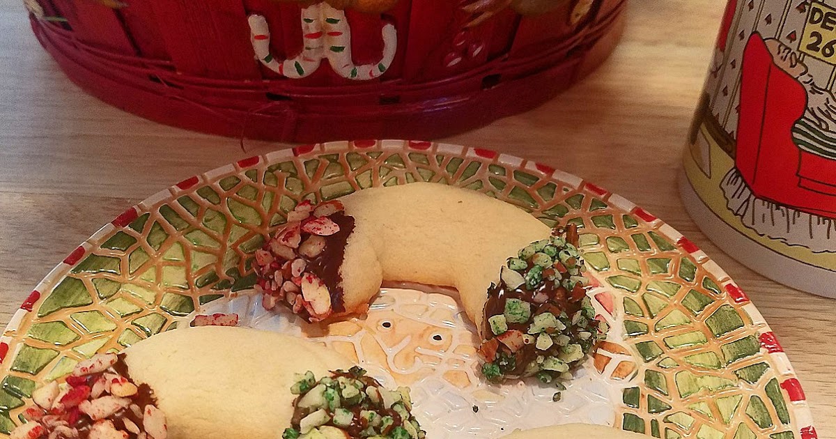 Almond Paste Butter Crescent Cookies What's Cookin