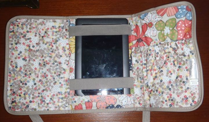 Holds a Nook! Fold-And-Go Organizer (3090)