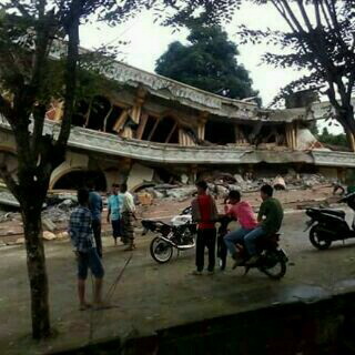 Bangunan korban gempa Aceh
