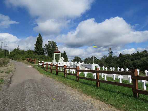 Ukraiński kompleks memorialny na Przełęczy Wereckiej/Tucholskiej.