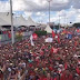 Milhares de pessoas lotam o Centro de Monteiro para ver Lula