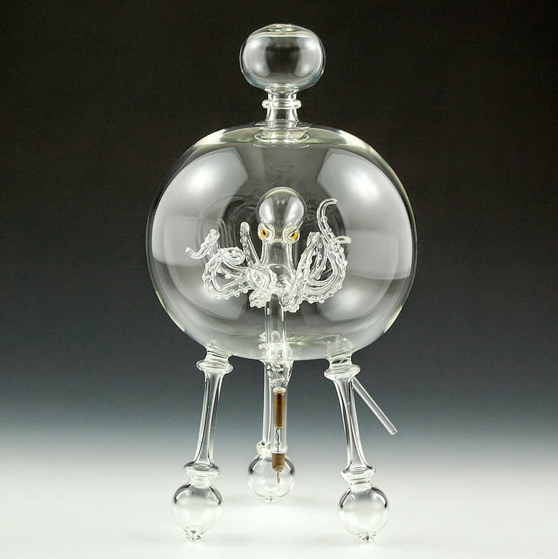 08-Octopus-Orb-Kiva-Ford-Scientific-Glassblowing-with-Miniatures-www-designstack-co