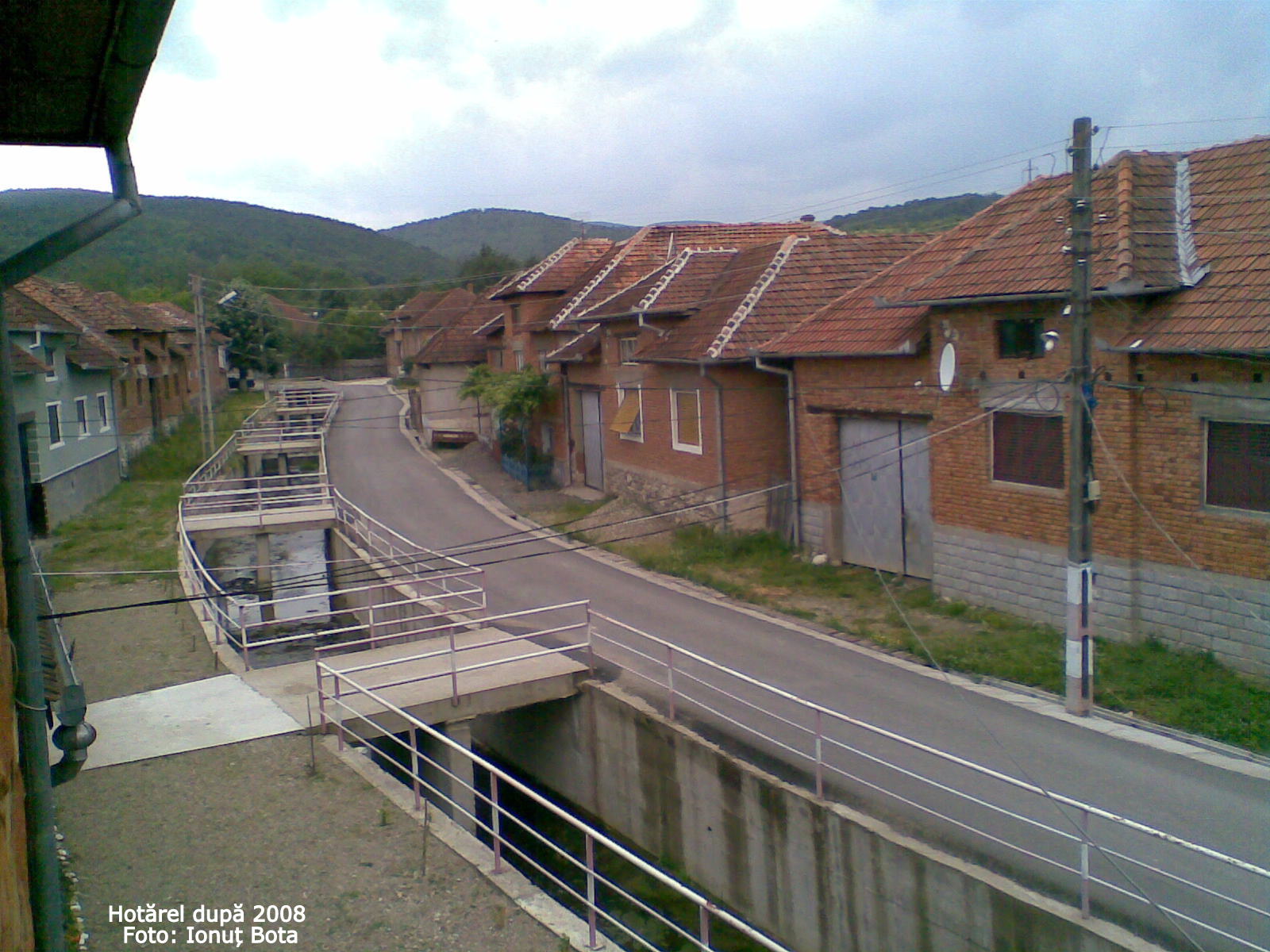Hotarel, Bihor, Romania dupa 2008 ; satul Hotarel comuna Lunca judetul Bihor Romania