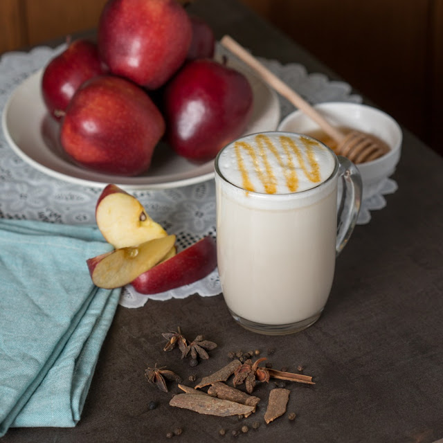 The Coffee Bean & Tea Leaf Honey Apple Chai Tea Latte Dear Kitty