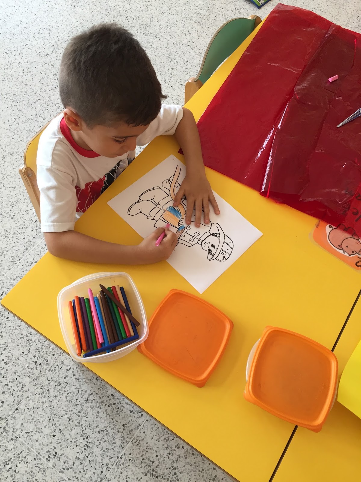 Trazos de colores: PROYECTO "LOS BOMBEROS " INFANTIL 4 AÑOS A y B