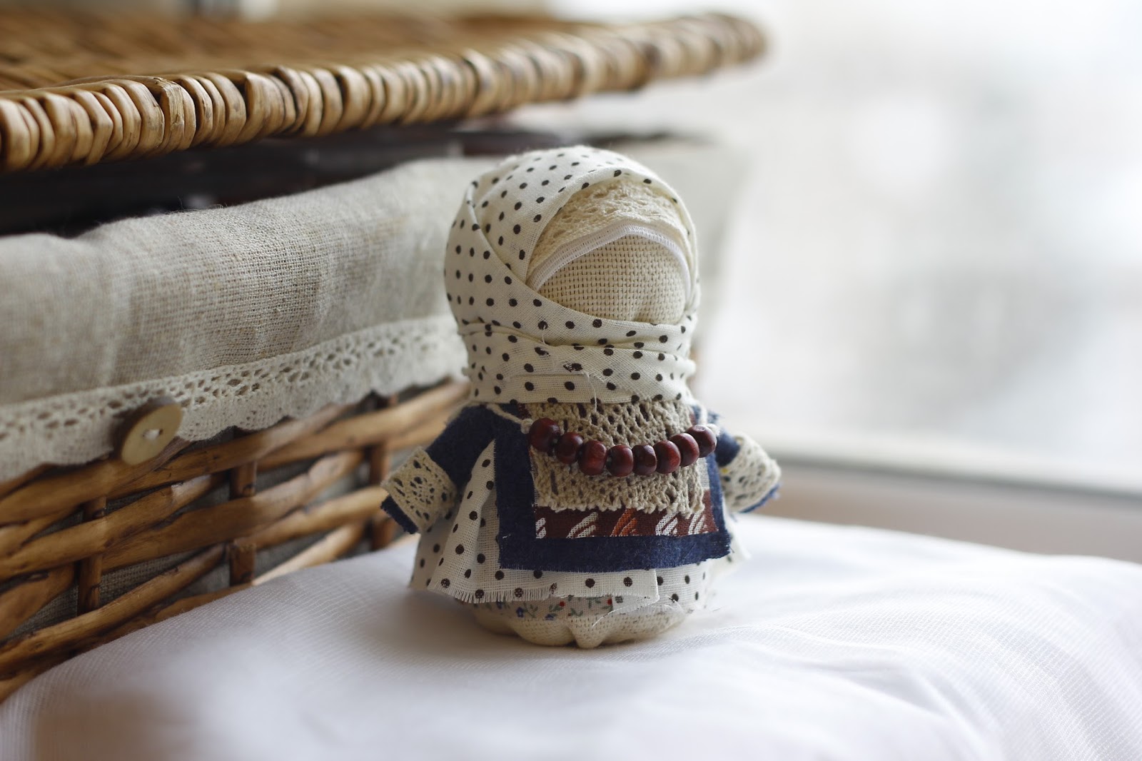 елочные шары с вышивкой. ваза из втулки от бумажных полотенец. Handcrafted in russia. расписные деревянные изделия. Russian handmade.