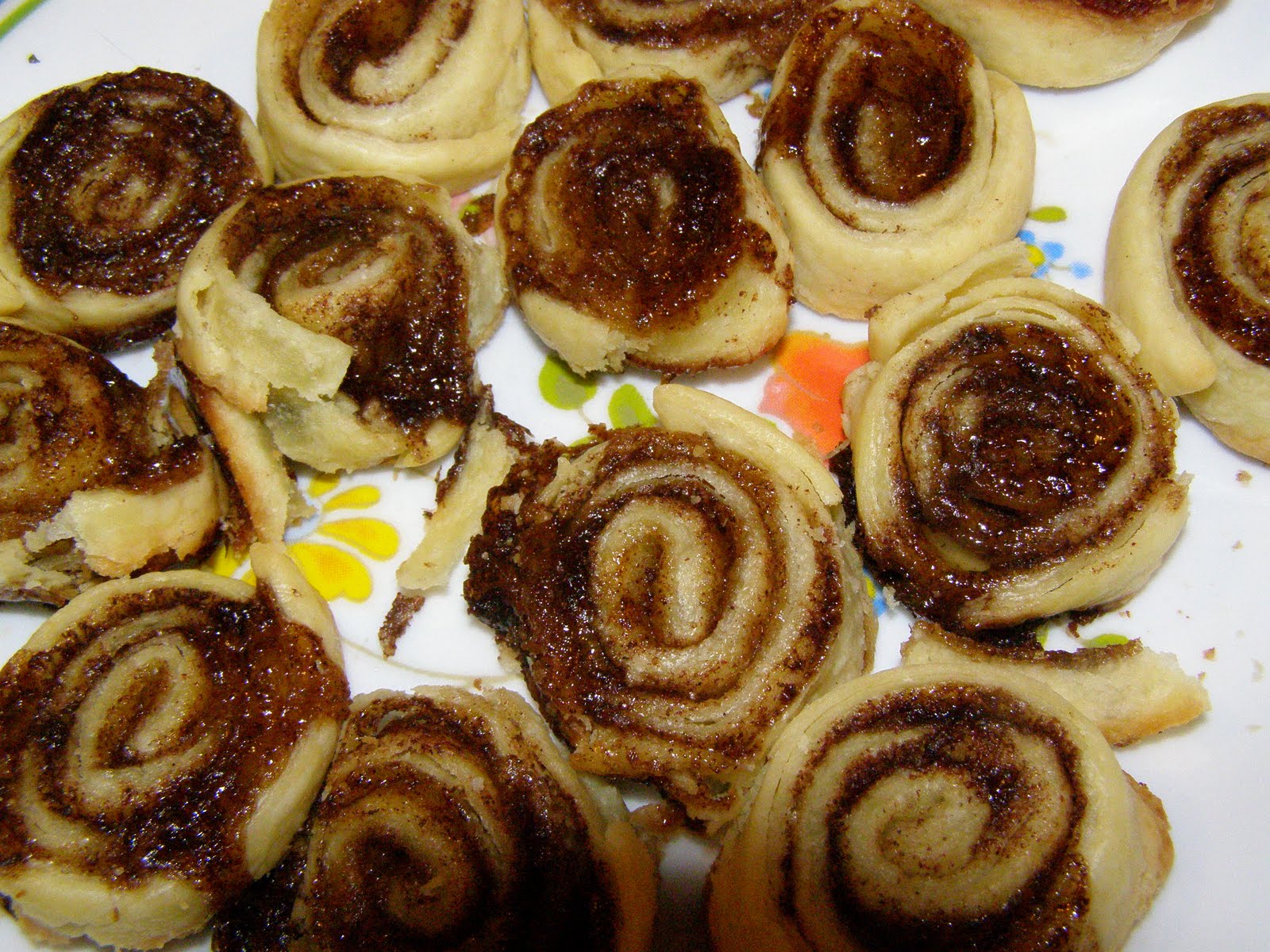 Laced With Love Mini Pie Crust Cinnamon Rolls