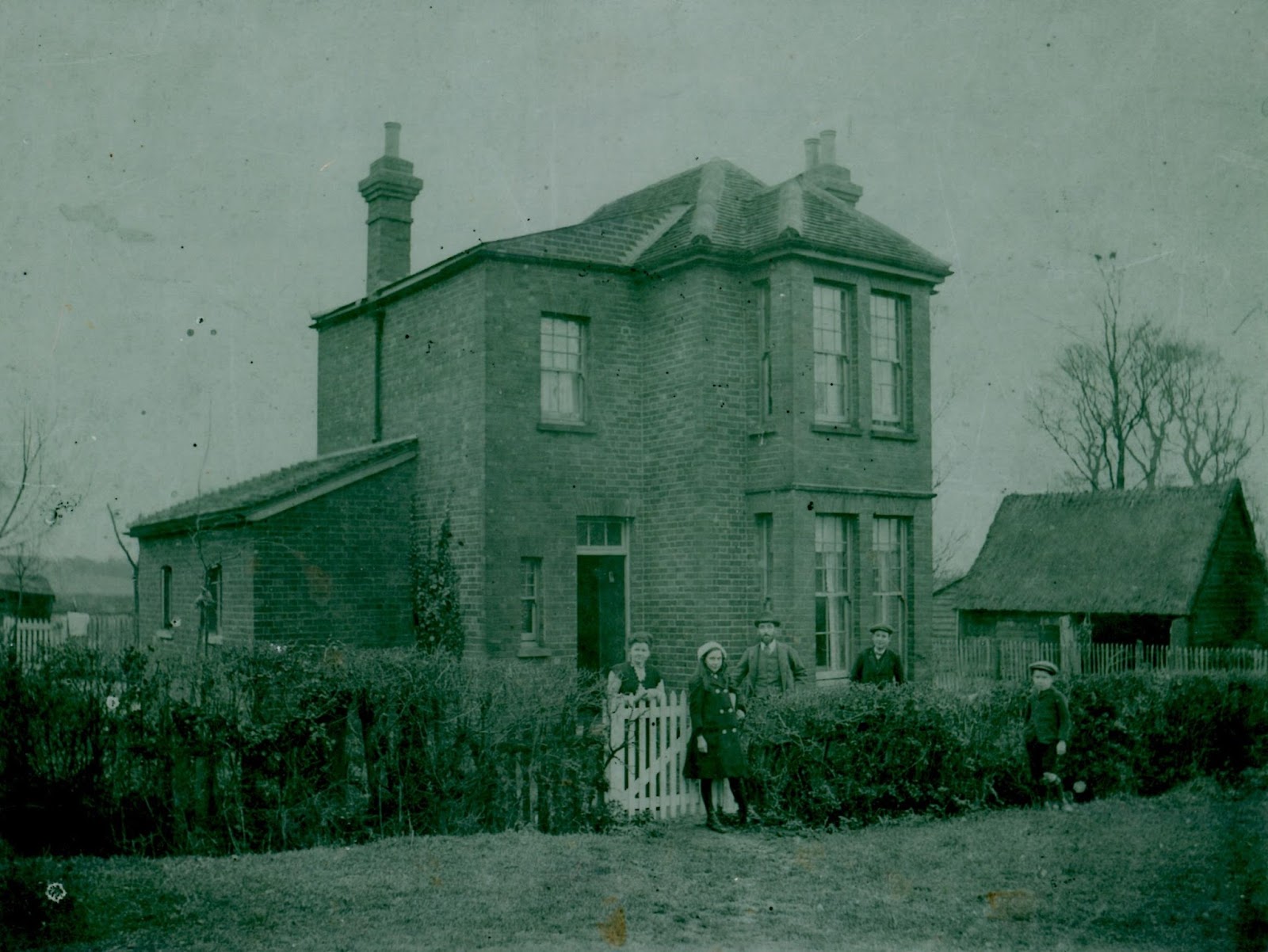 Esah160 September 2016 L32 Zeppelin Comes Down In Flames At Snails Hall Farm Great Burstead 24 September 1916