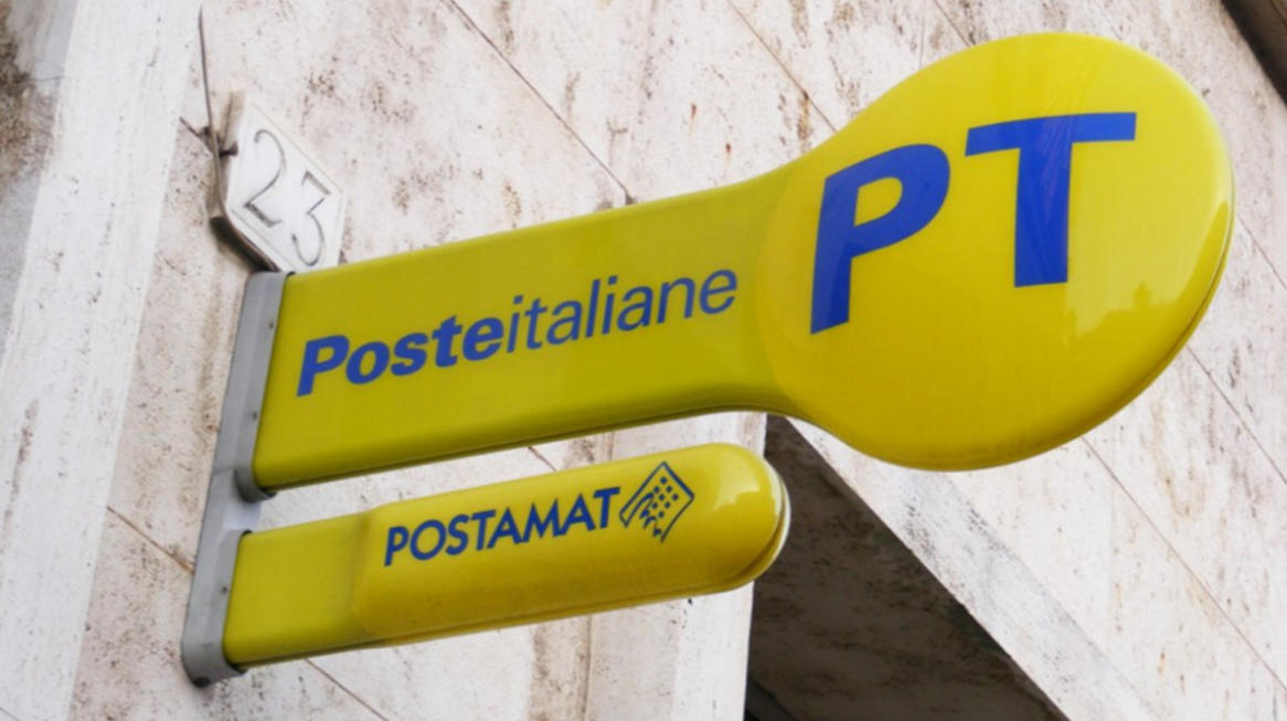 Incredibile! Postino napoletano non consegnava la posta da 8 anni a Vicenza