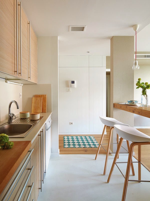 Pequeno Apartamento Decorado em tons de azul, estampas e marcenaria linda. Blog Achados de Decoração Pequeno Apartamento Decorado em tons de azul, estampas e marcenaria linda. Blog Achados de Decoração
