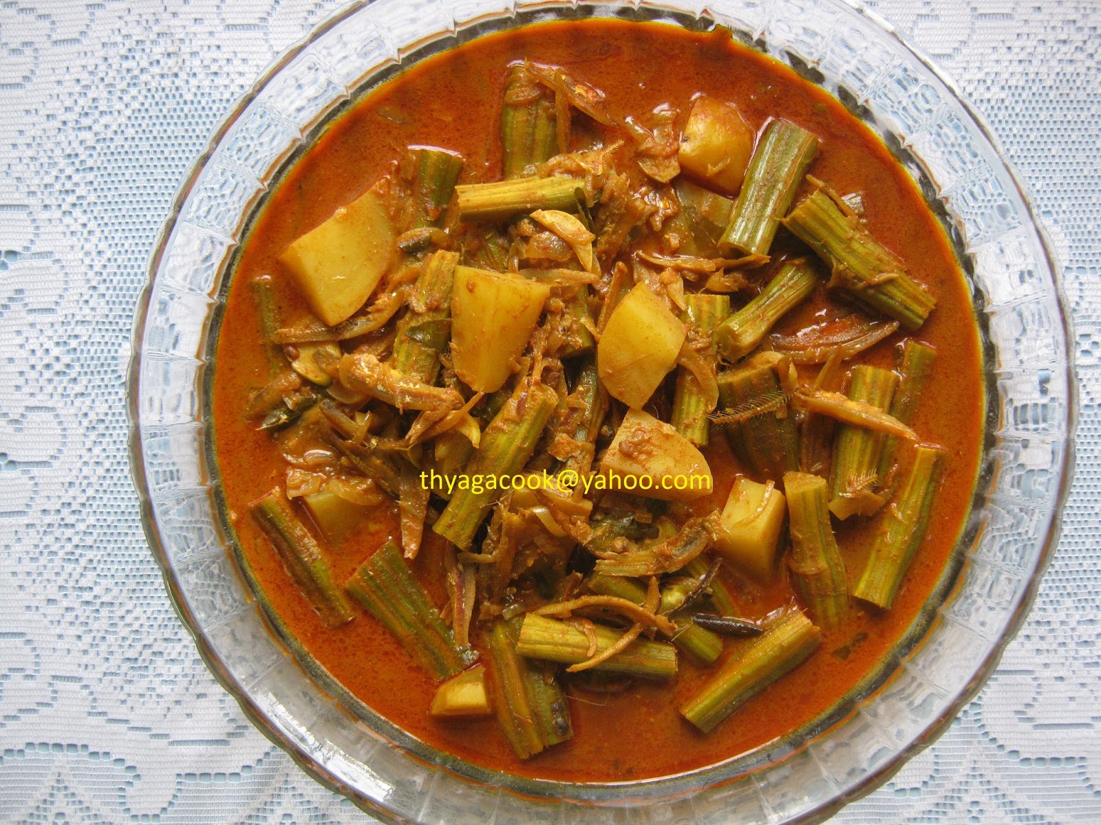 KARI LEAFS Malaysian flavour's MURUNGAKKAI AND ANCHOVIES CURRY