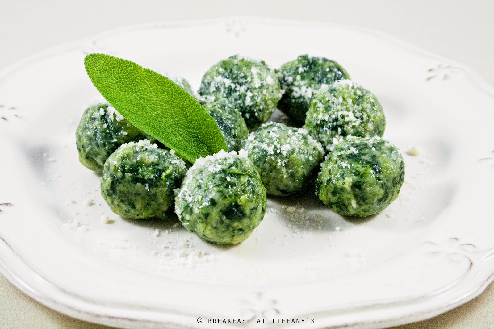 Gnocchi verdi di spinaci / Homemade spinach green gnocchi - Breakfast ...
