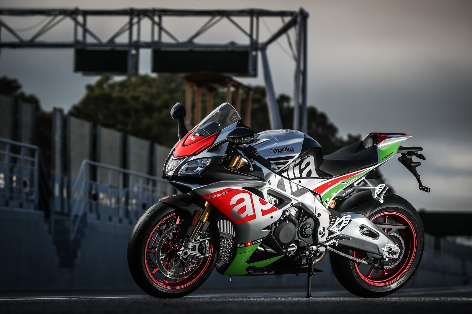 Racing Cafè: Aprilia RSV4 RF 2017 yamaha mio wiring diagram 