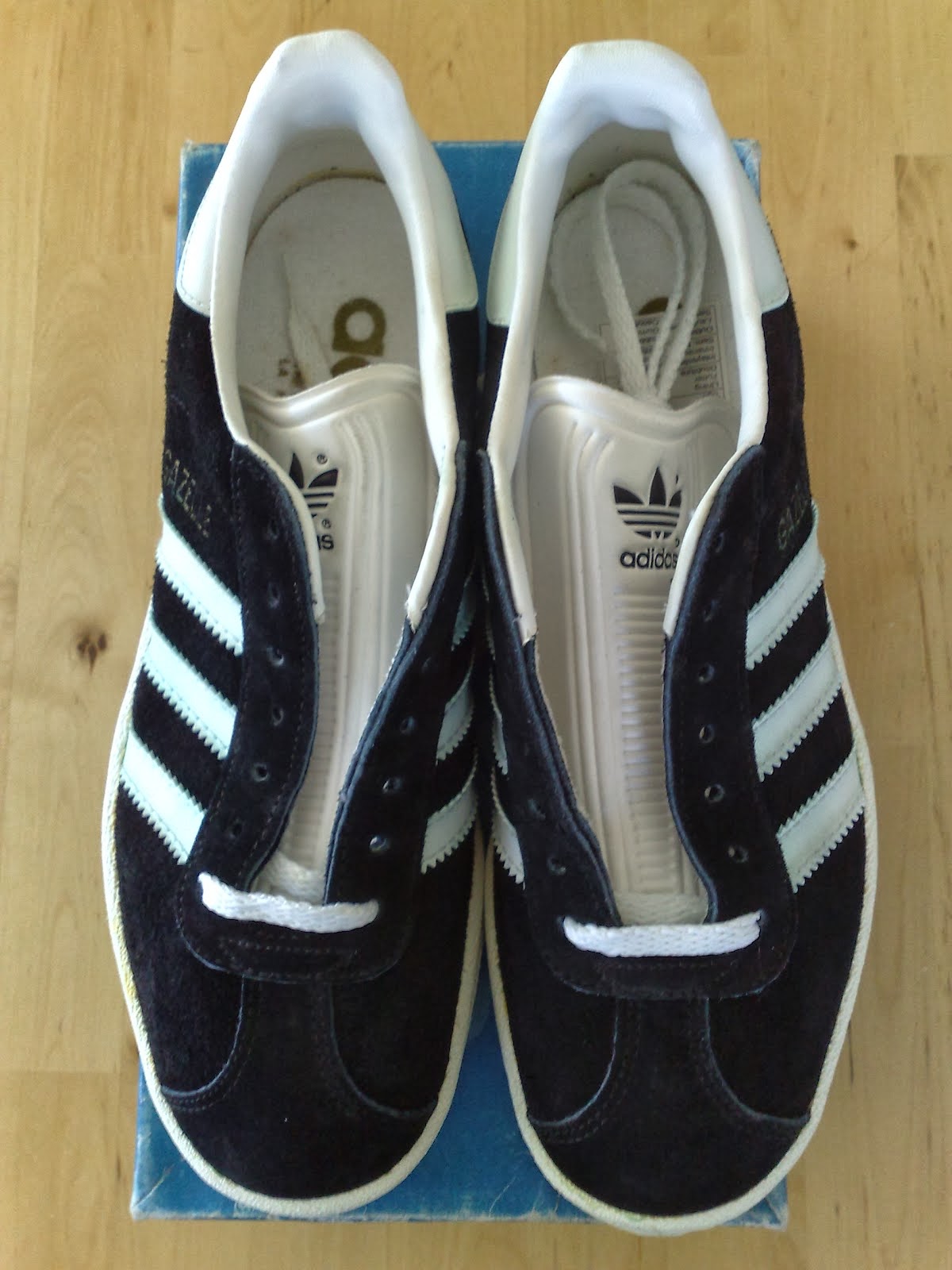 90s adidas GAZELLE NOIR/BLANC