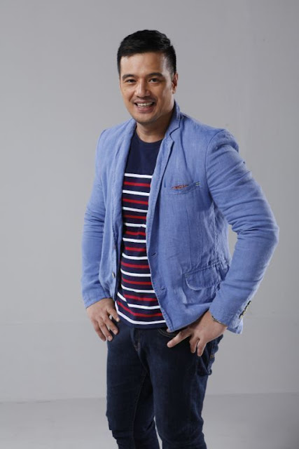 Pinoy Celebrities Who Loves Their Fans Even Without The Cameras On! Pinoy Celebrities Who Loves Their Fans Even Without The Cameras On!