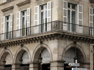 Balcons rue de Rivoli à Paris