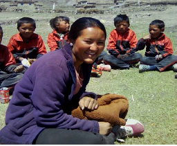 Pema Mingdi collaborating at the school where she studied. 