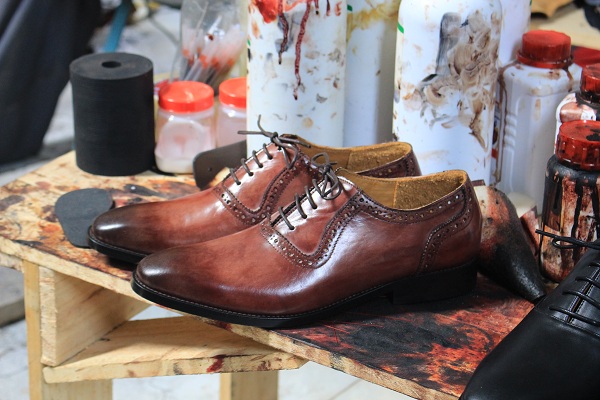 Tìm xưởng gia công giày dép| giày tây nam cao cấp tại tphcm Giay%2Bda%2Bnam%2Bcao%2Bc%25E1%25BA%25A5p