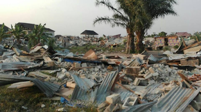 1e Photos: Families left homeless after their houses are destroyed by the Lagos state government