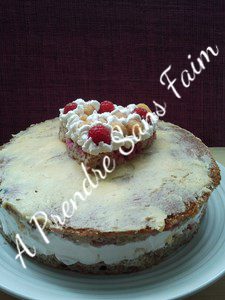 Gâteau vanille framboises aux boules de chocolat (pas à pas en photos)