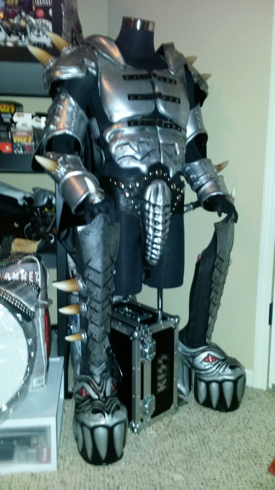 KISS COSTUMES & BOOTS KISS COSTUMES.KISS REPLICAS. WHATEVER YOU WANNA