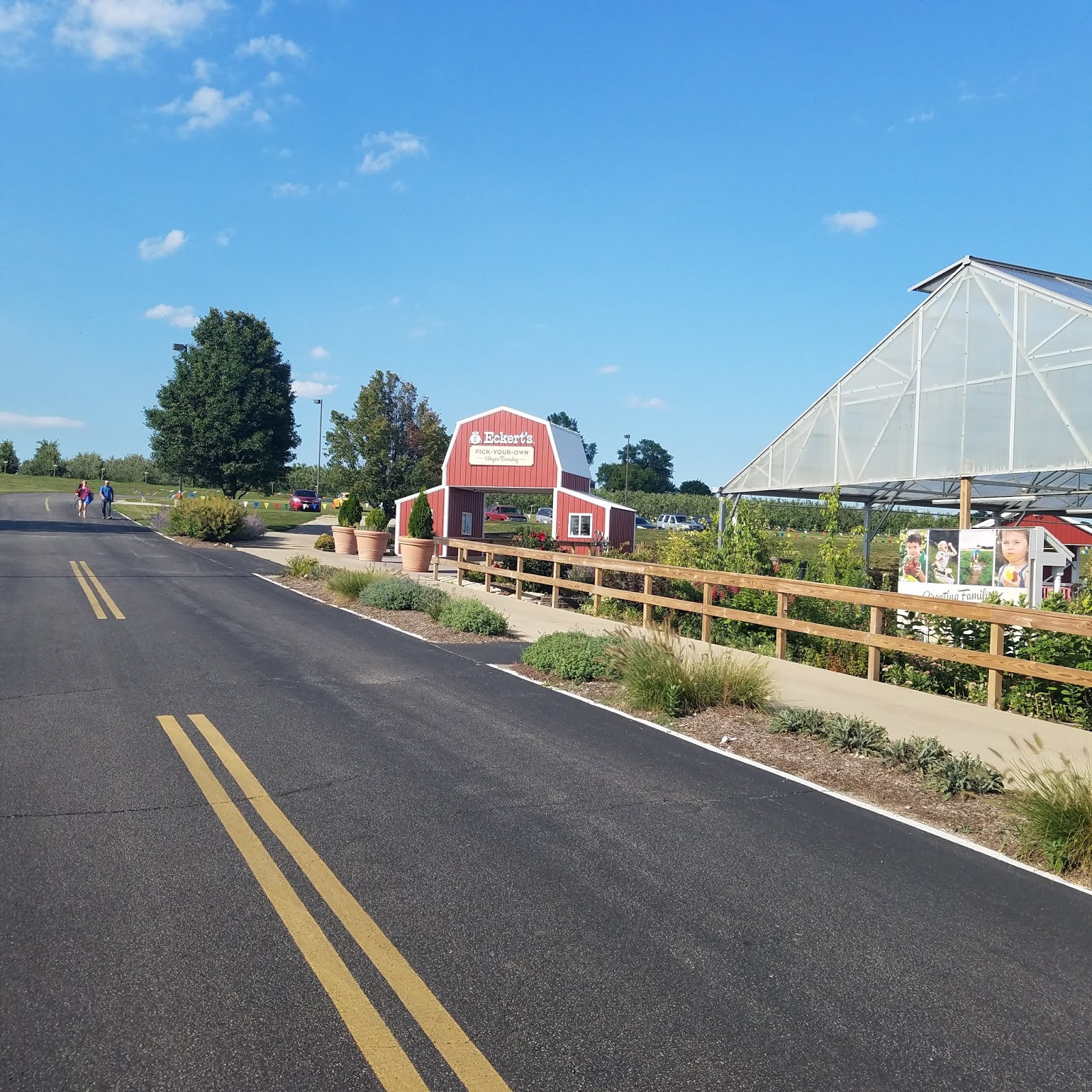 Play St. Louis Eckert's Farm, Belleville