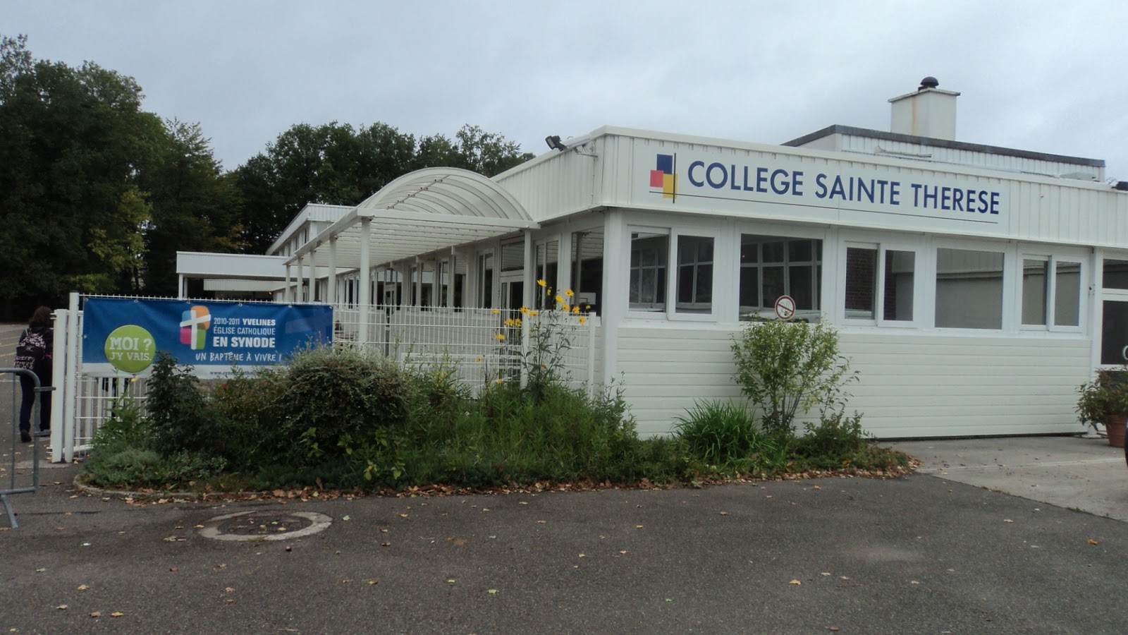 Collège Sainte Thérèse Le Mesnil Saint Denis Nouvelles d'ici et d'ailleurs: Présentation du Collège Sainte Thérèse