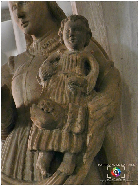 GONDRECOURT-LE-CHATEAU (55) - Vierge à l'Enfant (XVIIe siècle)