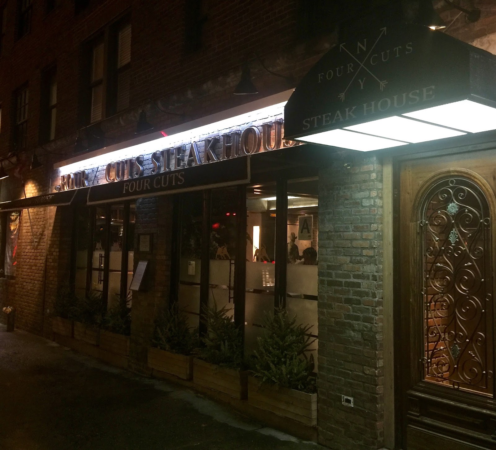 Restaurant Review Four Cuts SteakhouseSeafood/NYC