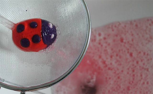 the easiest way to use a lush bubble bar