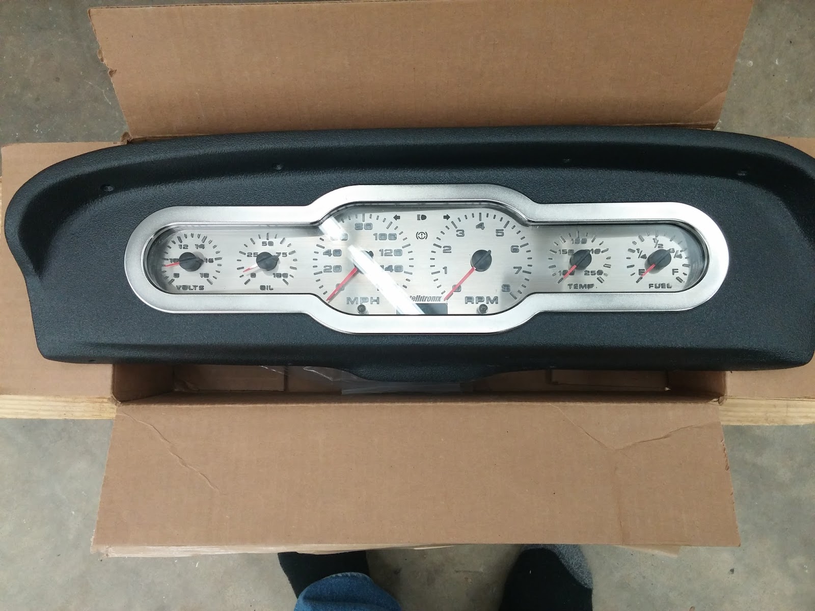 F100 Custom Dash Panel from Intellitronix