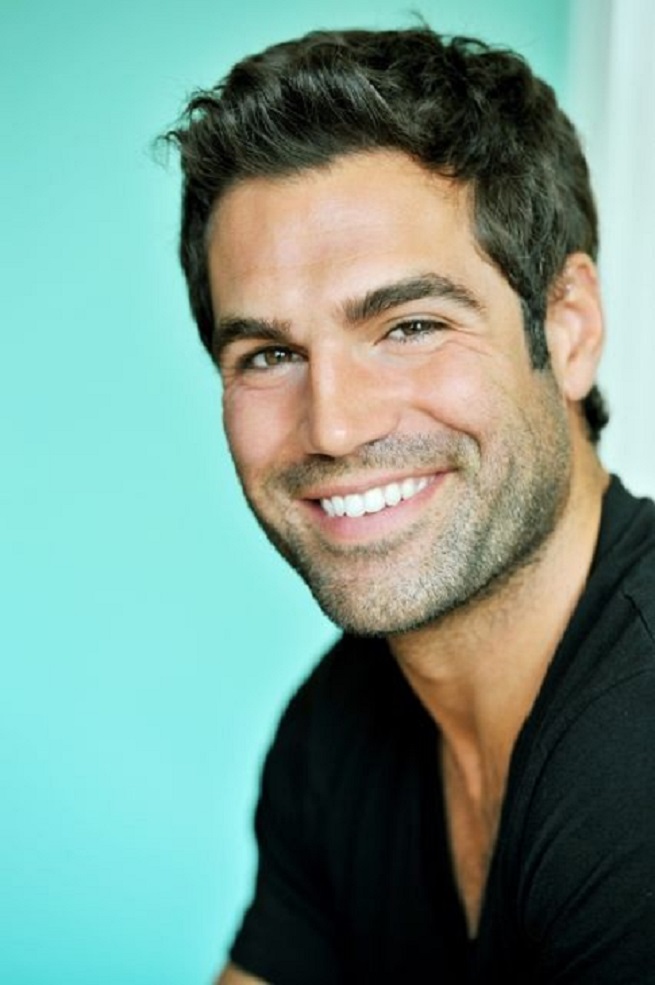 Man Central Jordi Vilasuso In Casual Wear
