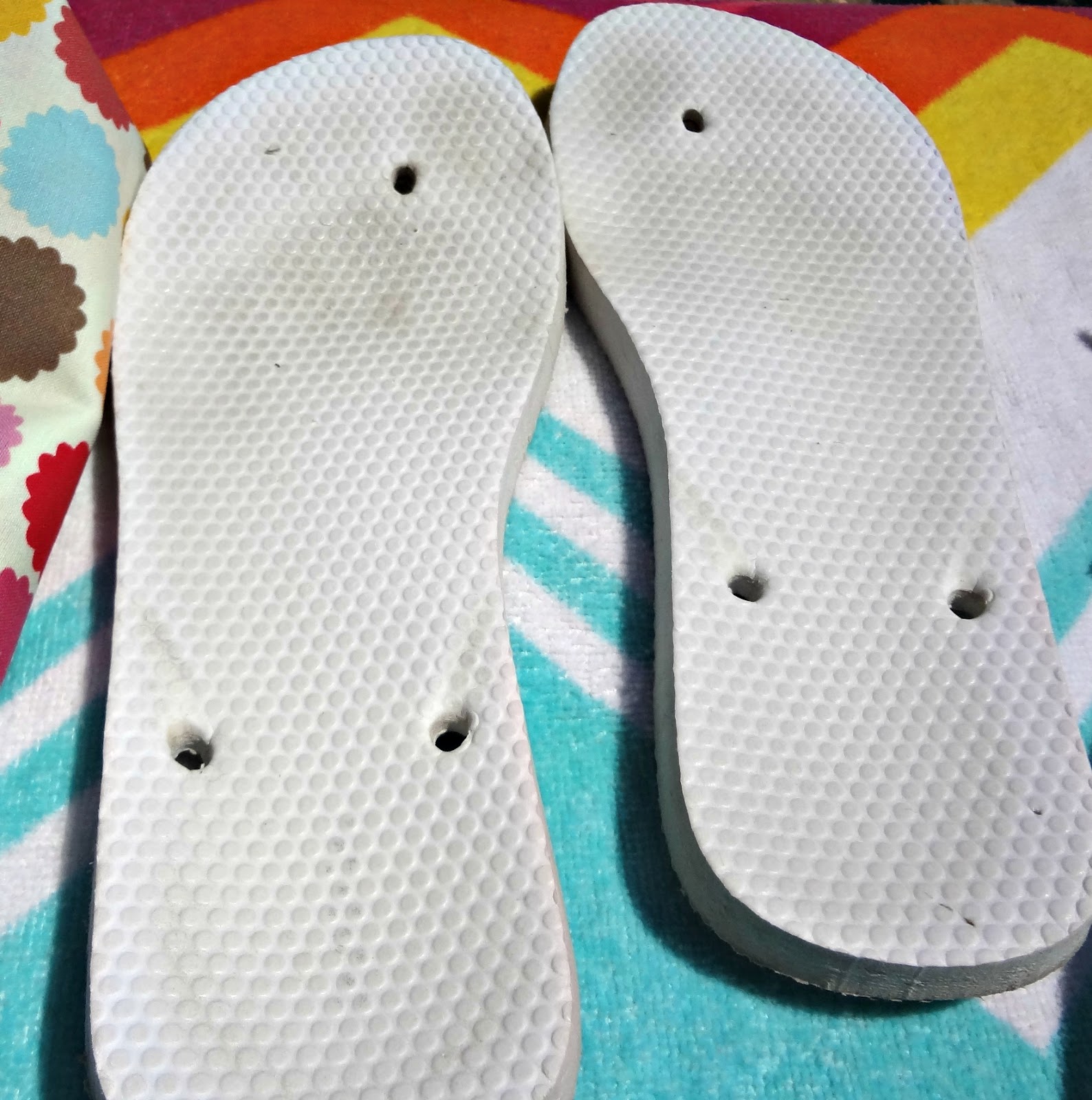Attack of the Hungry Monster: DIY Flip Flop Makeover