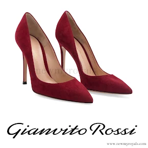 Kate Middleton wore Gianvito Rossi Suede Pumps in red