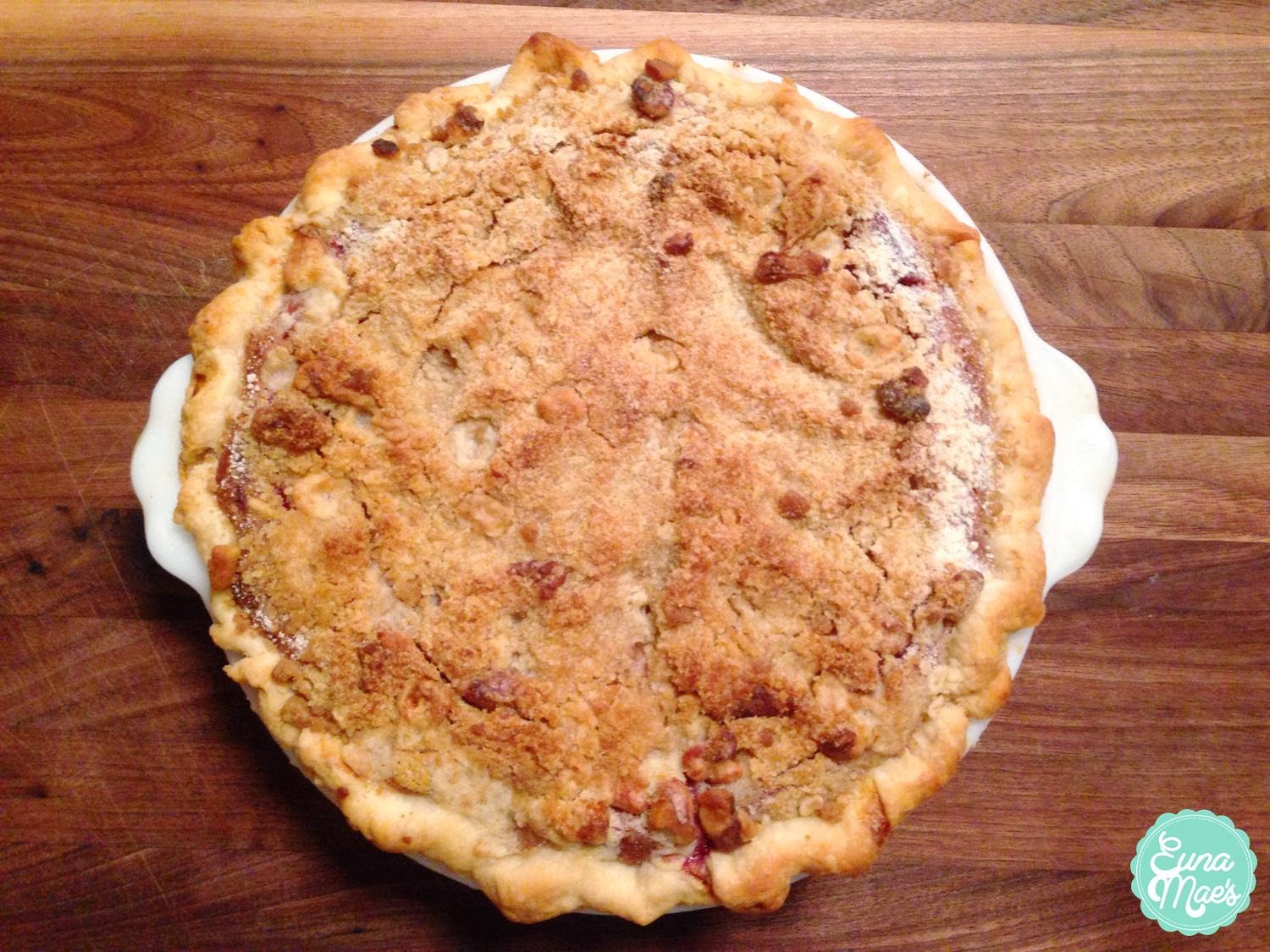 Euna Mae's raspberry sour cream pie with brown sugar crumble