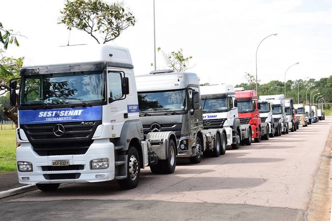 SEST SENAT promove ação nacional para caminhoneiros