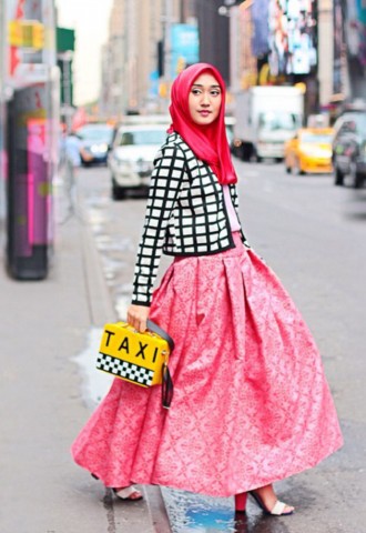  Foto  Wanita  Jilbab  Tidak Pakai  Celana Bikin Heboh Netizen 