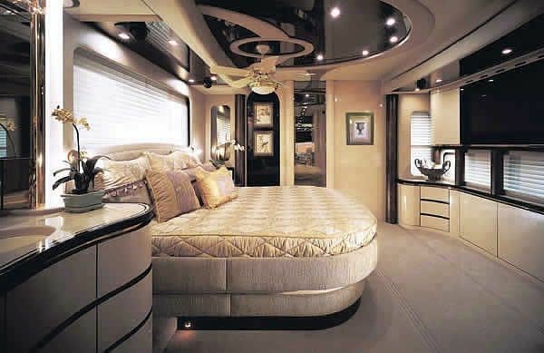 50 fantastic luxury motor-homes on wheels!