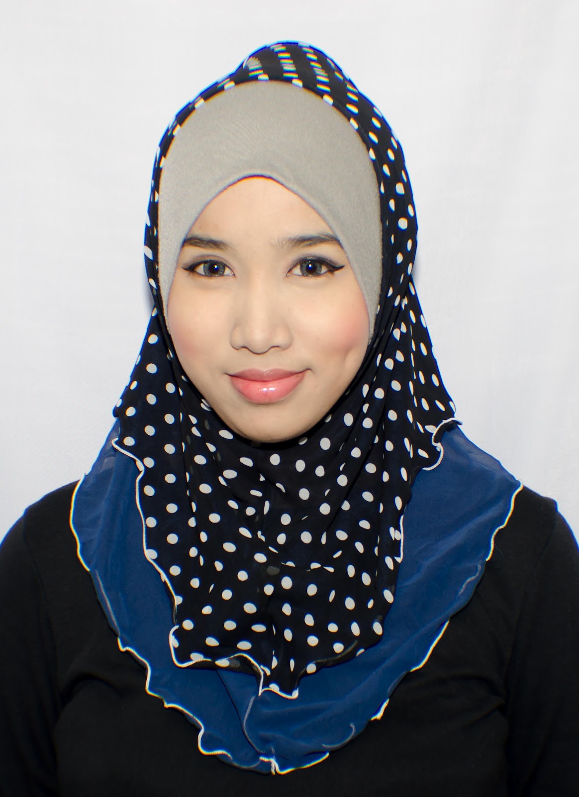 LIKE FOTOSTUDIO: PHOTOSHOOT TUDUNG MINI STUDIO ROOM