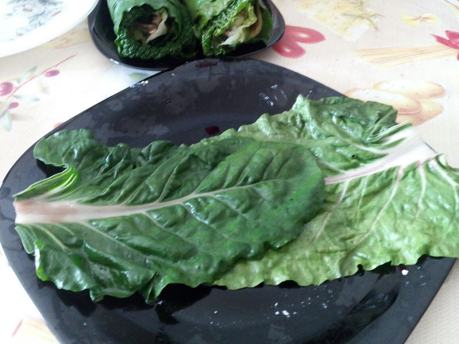 Hojas de acelgas preparadas para rellenar