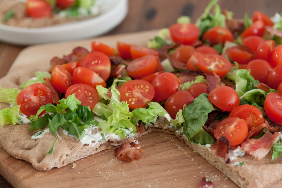 бекон помидор. бекон помидор. бекон помидор. яичница глазунья с беконом. брускетты с помидорами и беконом.