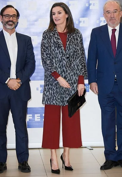 Queen Letizia wore Hugo Boss Mathia coat, Hugo Trima cropped wide leg trousers
