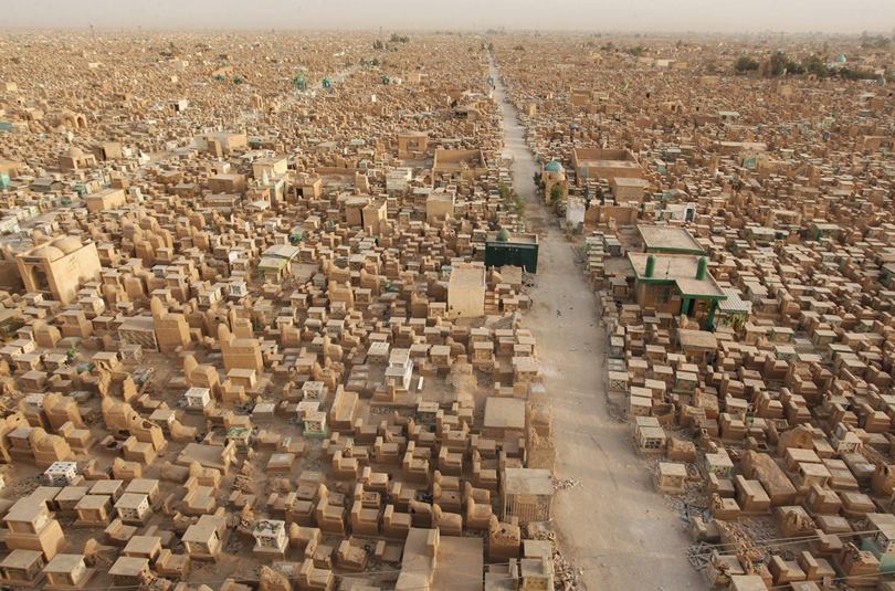 wadi-us-salaam-iraq-the-largest-cemetery-in-the-world-Duniya Ka Sabse Bada Kabrastaan