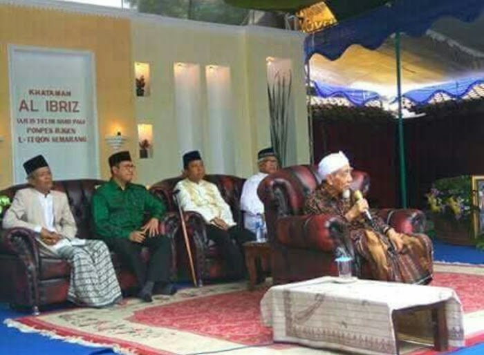 Khataman Kitab Al-Ibriz, KH. Maimoen Zubair: Kyai Mustofa itu Tidak Pernah Bakhil untuk Ulama