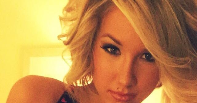 Savannah Chrisley Age Boyfriend How Old Is Feet House