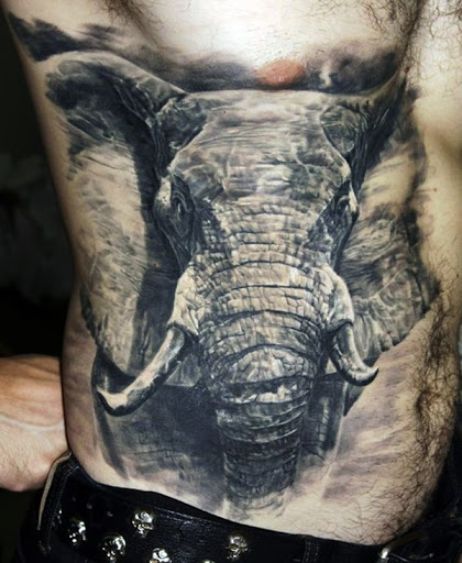 Uma hiper-realista retrato de um elefante é retratada em preto e cinza, tinta no lado direito do utente do tronco.